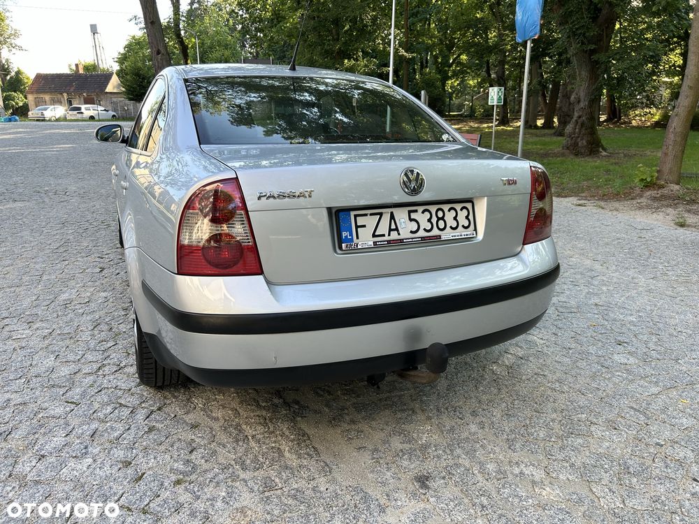 Volkswagen Passat - 4