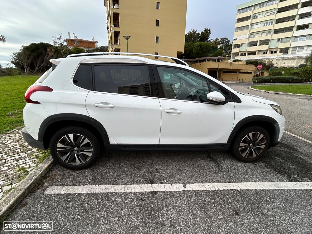Peugeot 2008 1.2 PureTech Allure - 1