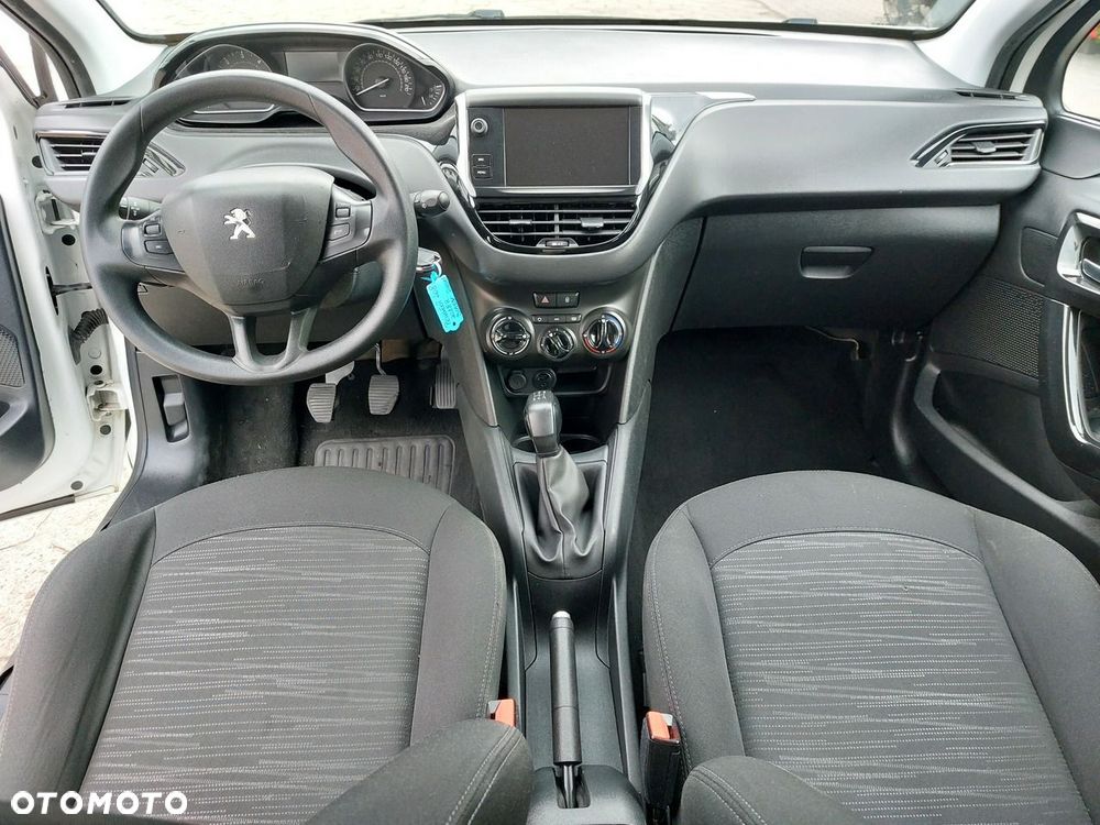 Peugeot 208 - 17