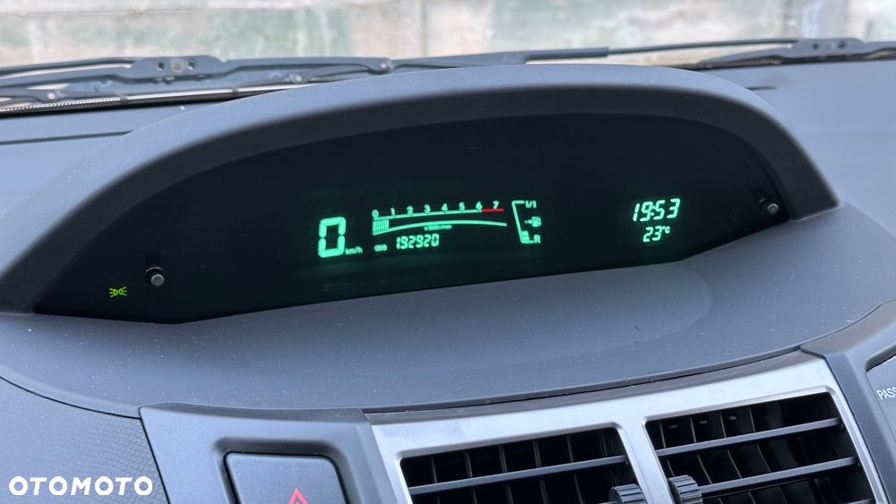 Toyota Yaris 1.33 VVT-i Cool - 7