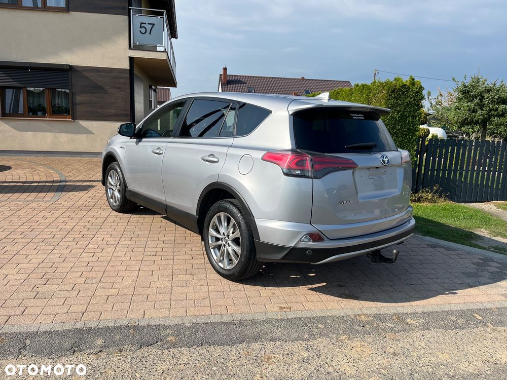 Toyota RAV4 - 8