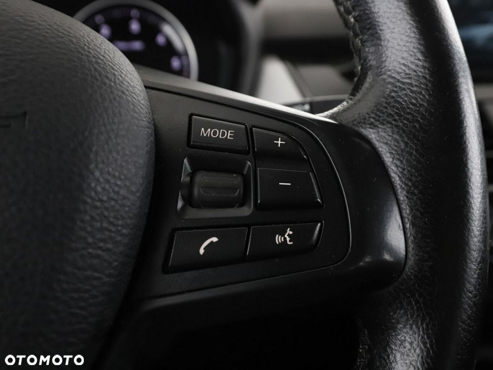 BMW Seria 2 218d xDrive - 29