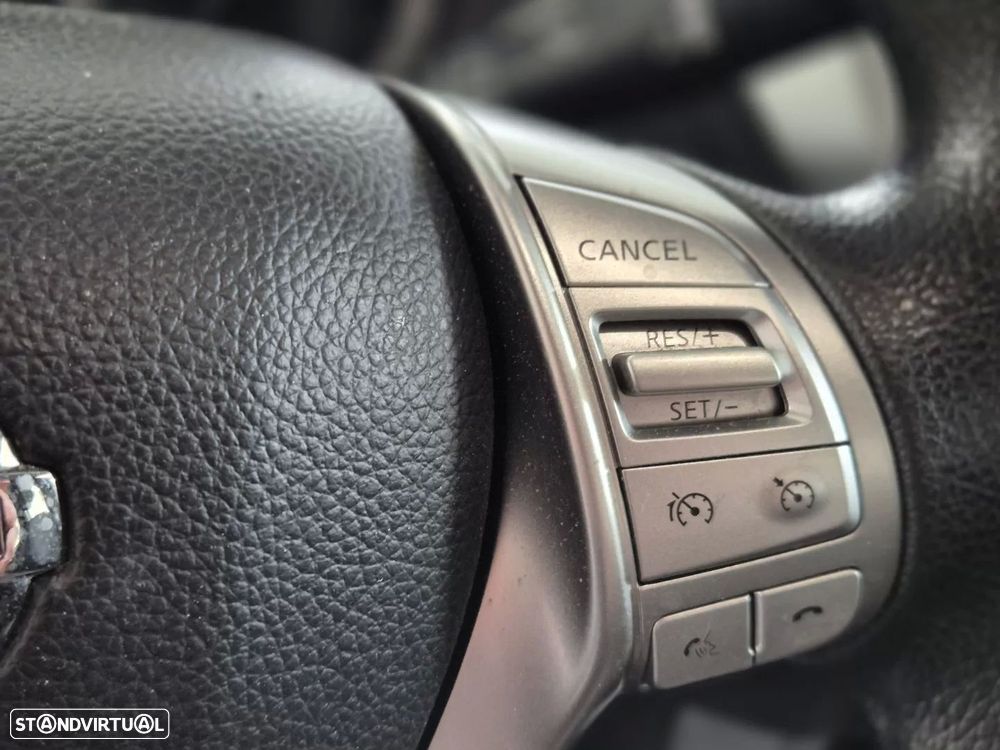 Nissan Navara 2.3 dCi CD 4WD Acenta - 17
