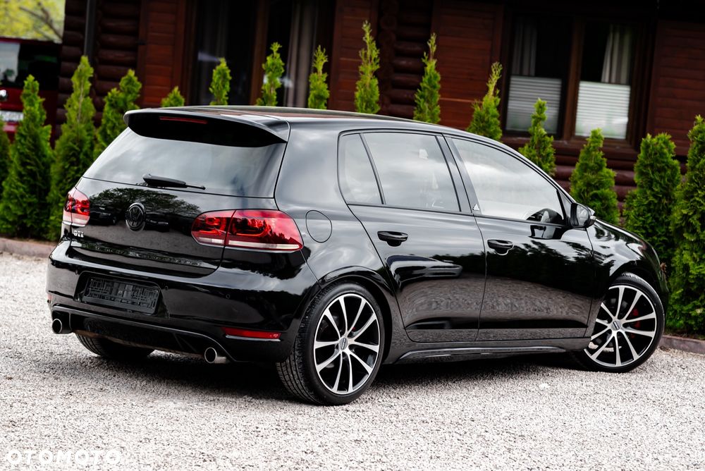 Volkswagen Golf 2.0 GTI adidas - 10