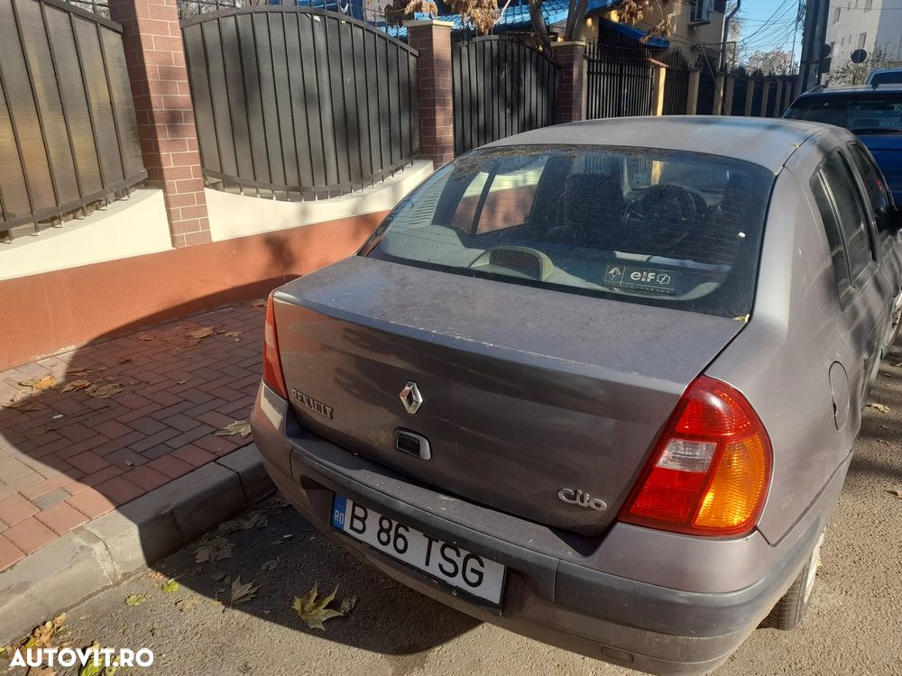 Renault Clio - 10