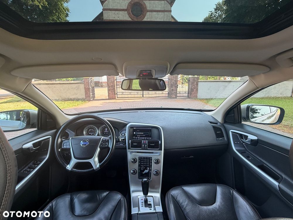 Volvo XC 60 2.0T Powershift Momentum - 18