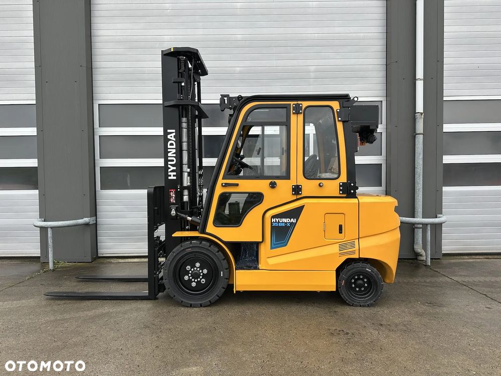 Hyundai 25 BE-X - 10