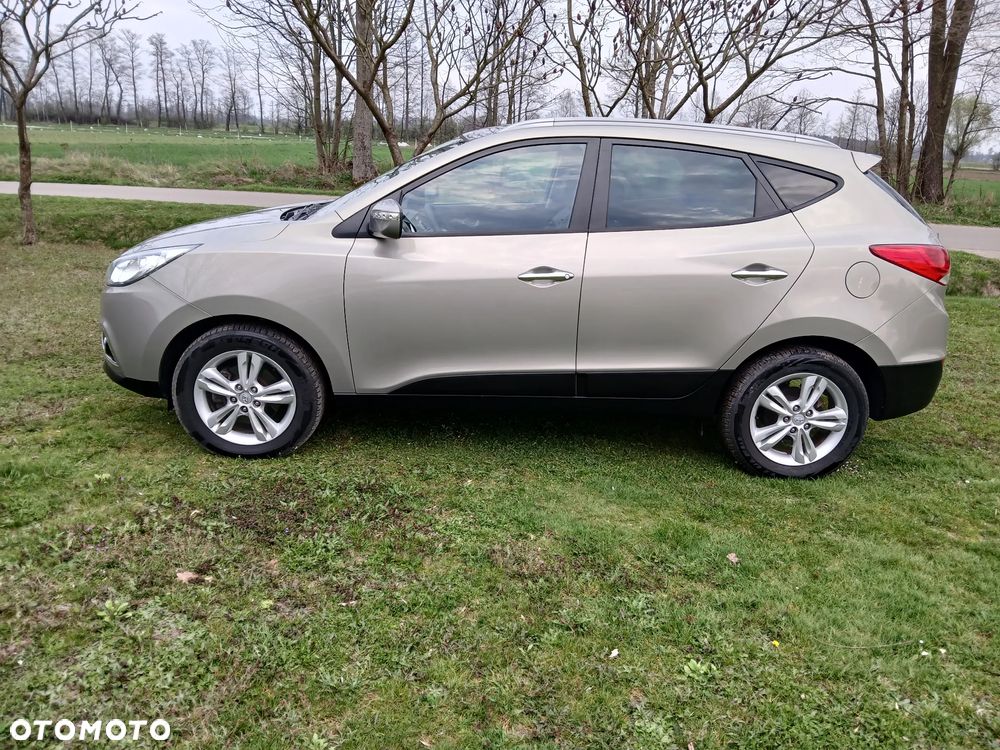 Hyundai ix35 1.7 CRDi 2WD blue Finale Gold - 3