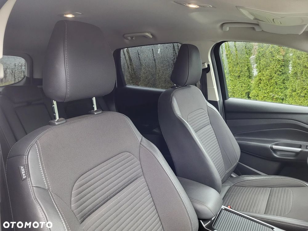 Ford Kuga 1.5 EcoBoost 2x4 Titanium - 13