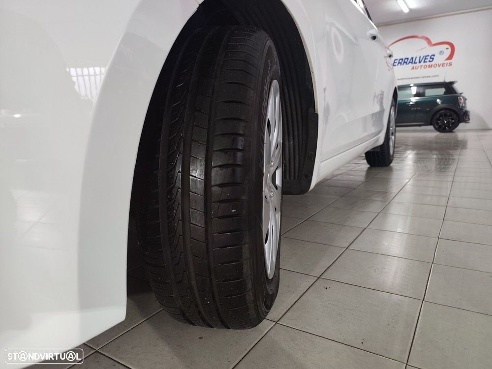 Hyundai i20 1.1 CRDi Blue Access+Bluetooth+Comandos no Volante - 22