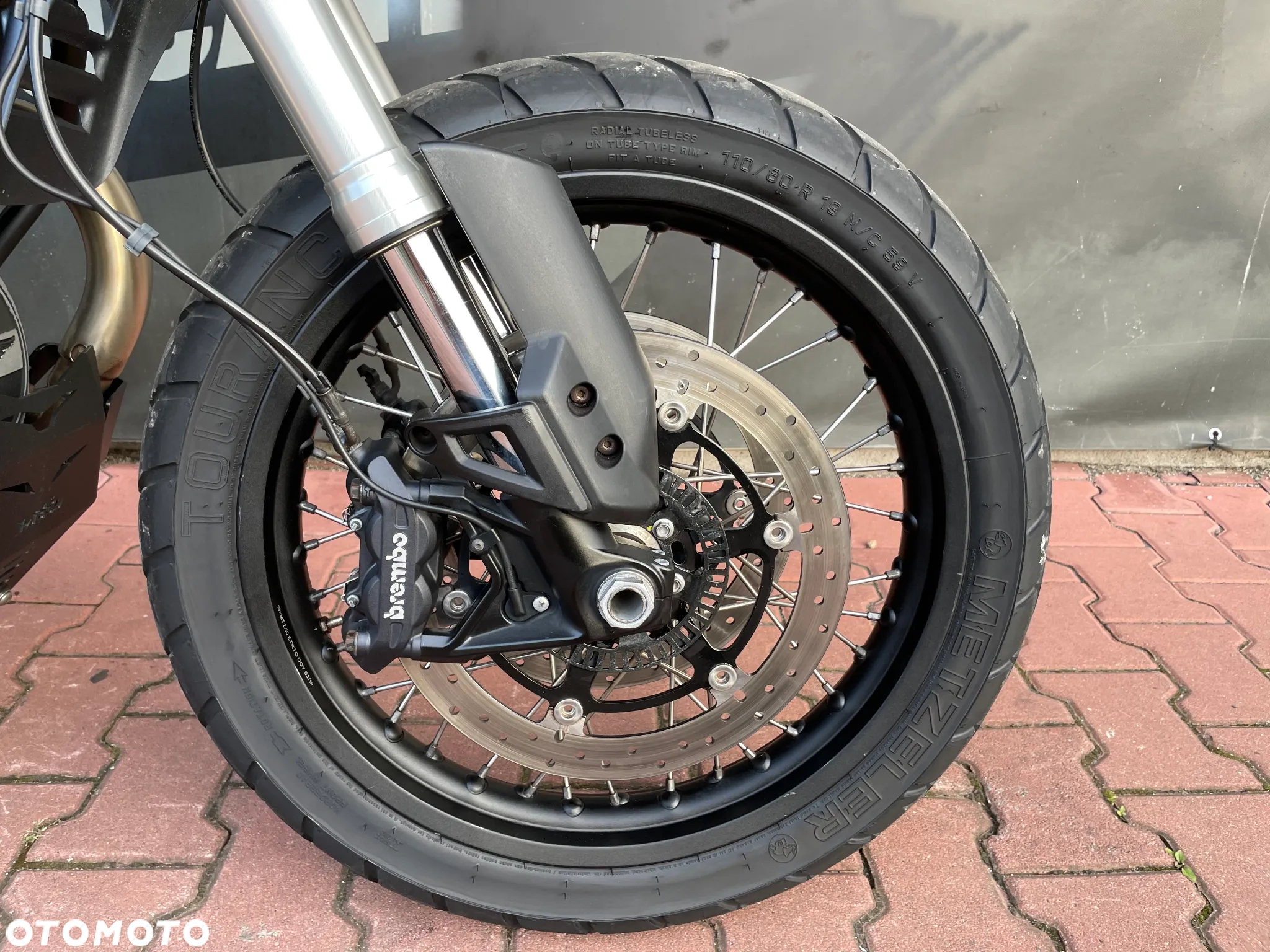 Moto Guzzi V85 - 15