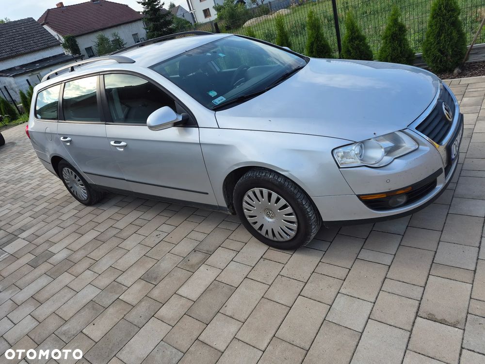 Volkswagen Passat 2.0 TDI Trendline DSG - 1