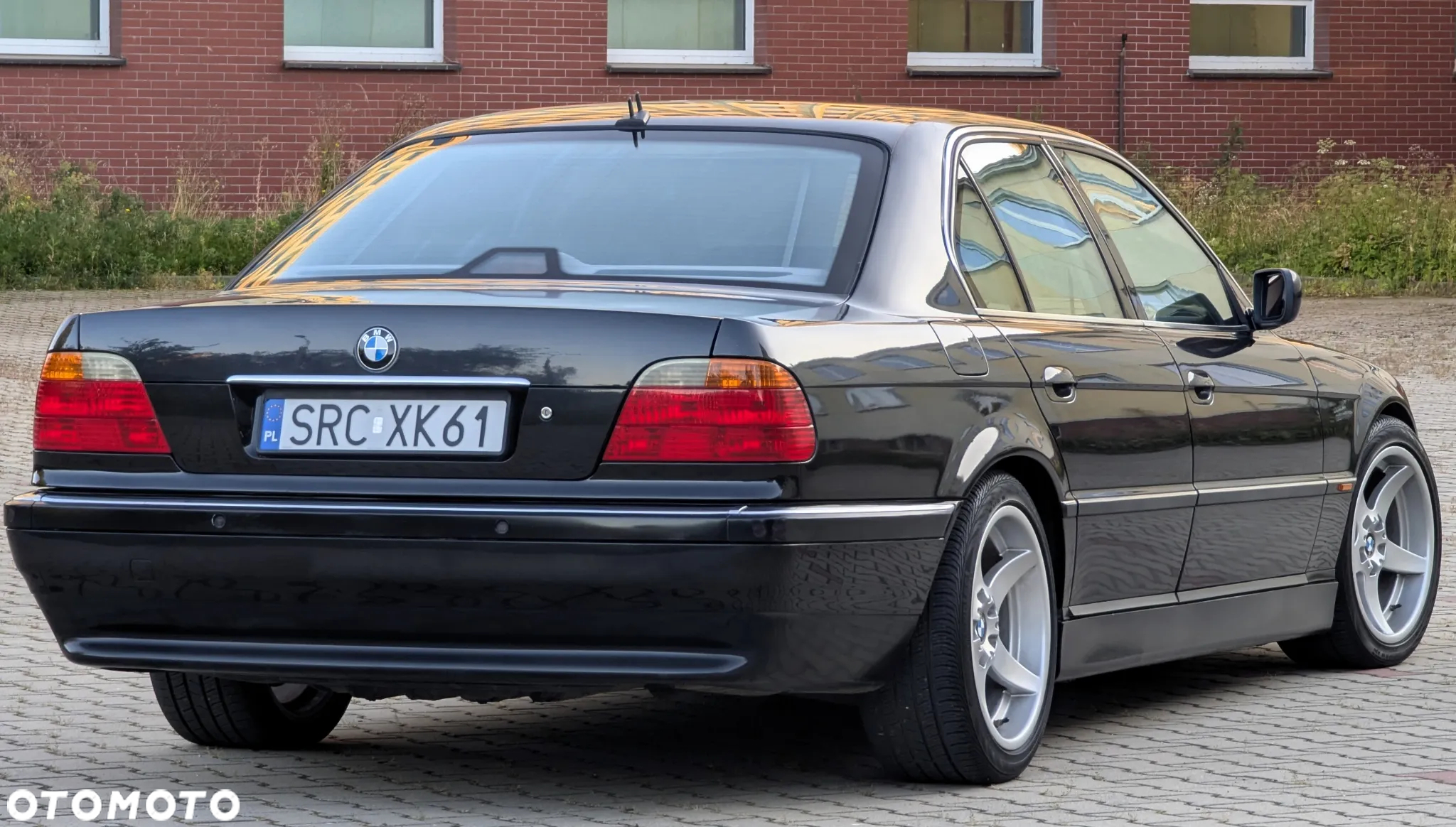 BMW Seria 7 750i - 24
