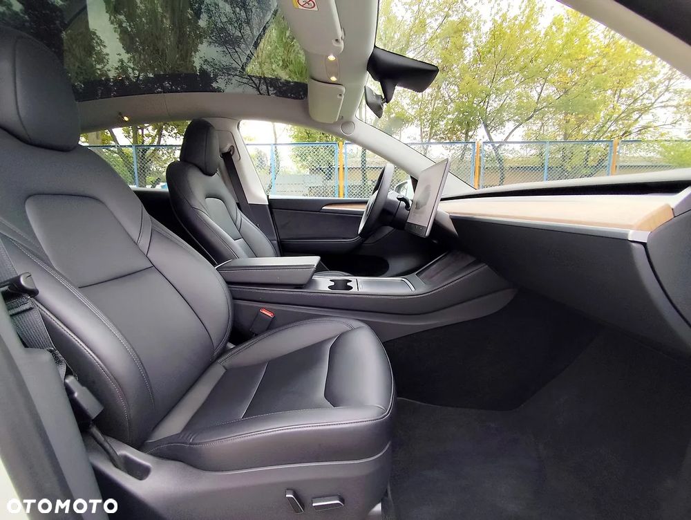 Tesla Model Y RWD - 10