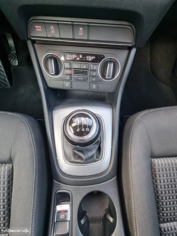 Audi Q3 2.0 TDI S-line - 11