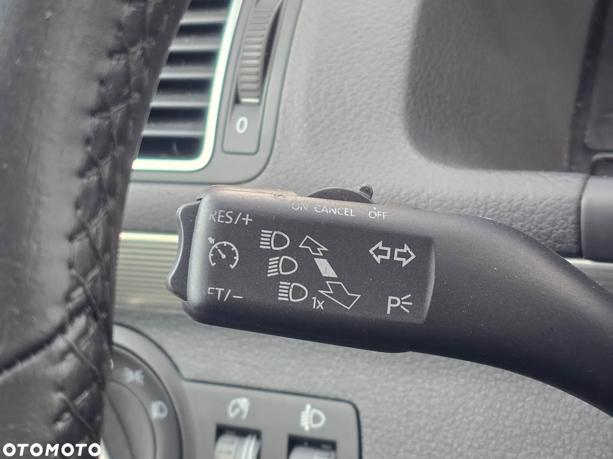 Volkswagen Touran 2.0 TDI Trendline - 14