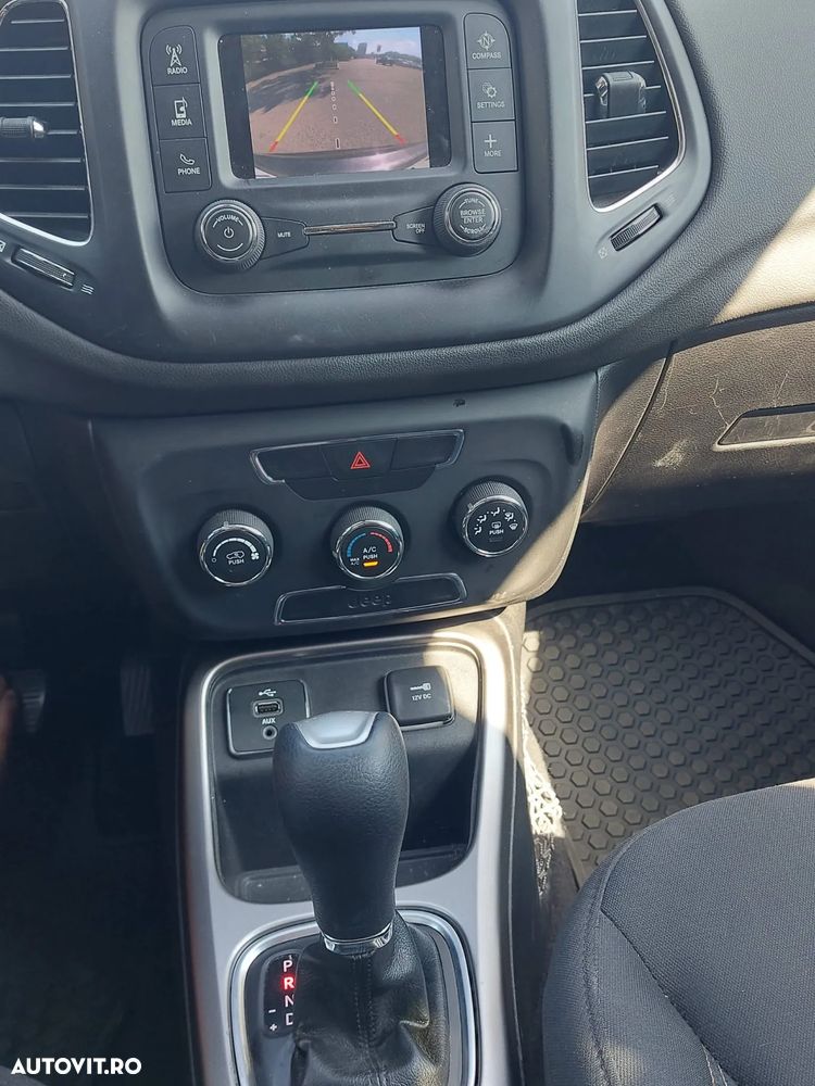 Jeep Compass - 9