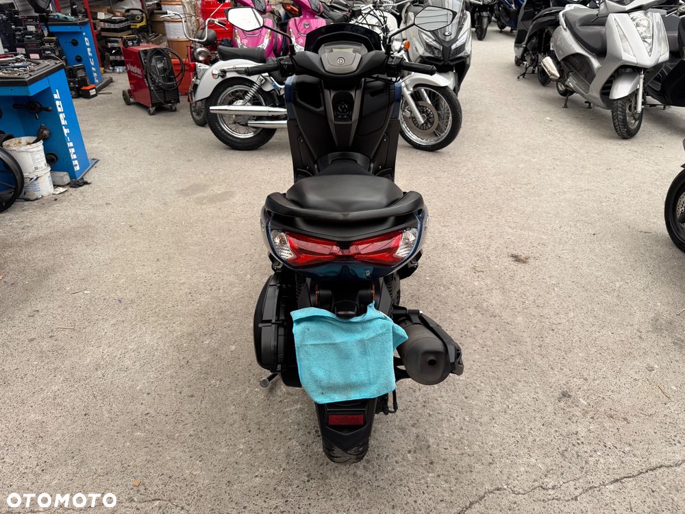 Yamaha NMAX - 6