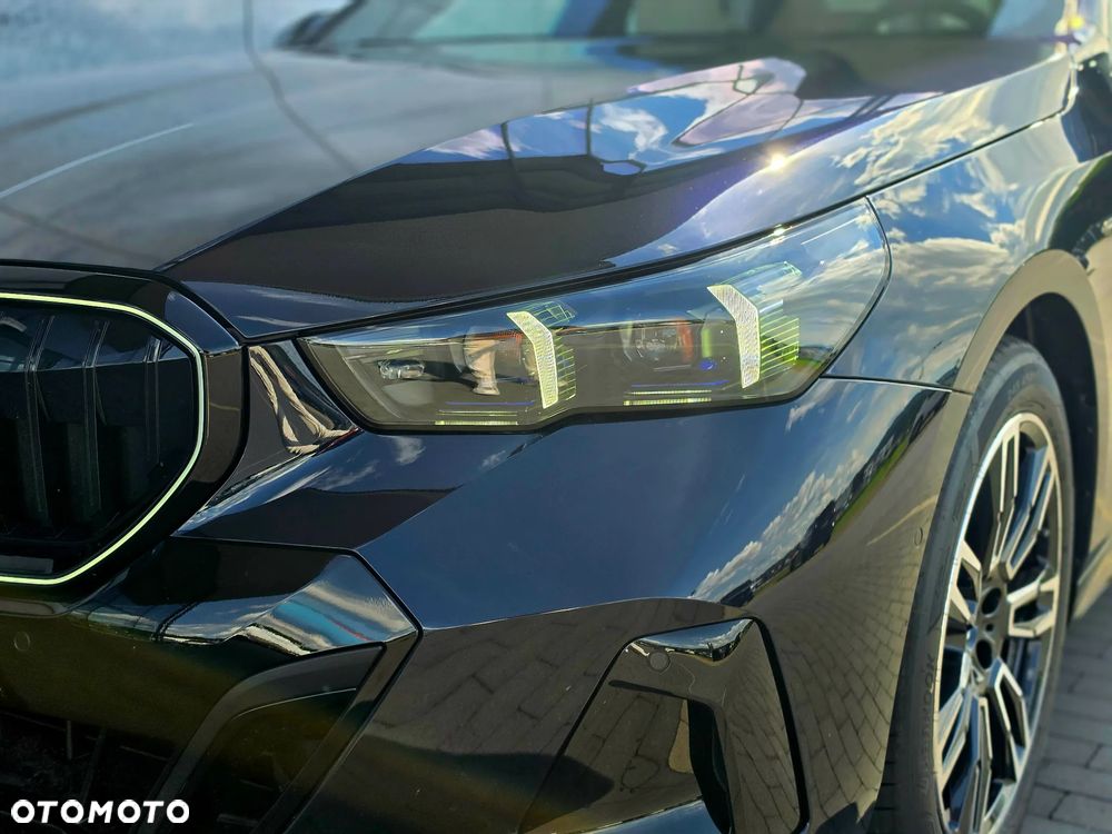 BMW Seria 5 520d xDrive mHEV - 16