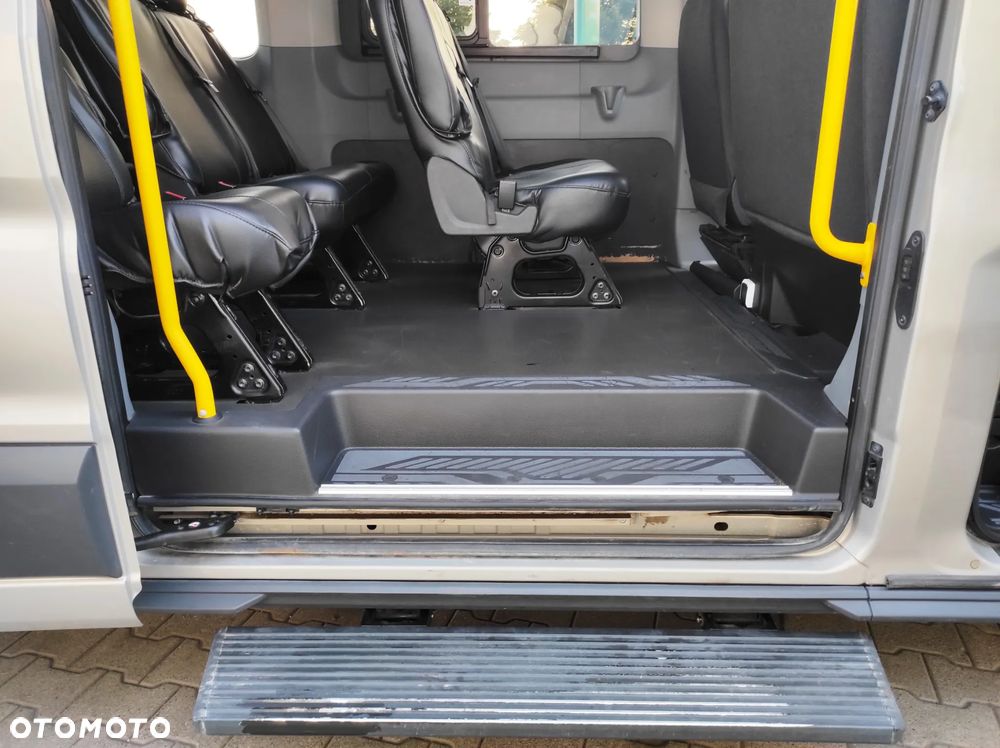 Ford Transit Autobus 18 osób 2.2 TDCI 155 KM 2017 r - 28