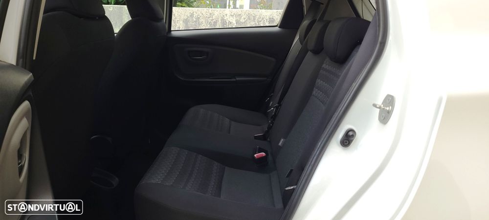 Toyota Yaris 1.33 VVT-i Comfort+P.Style - 10
