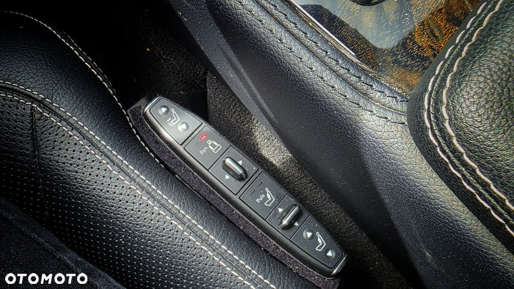 Mercedes-Benz CLS 350 CDI 4-Matic BlueEff - 24