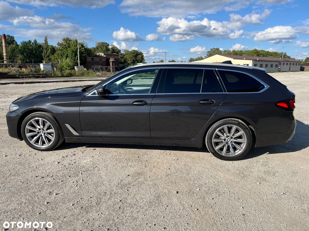BMW Seria 5 520d xDrive - 14