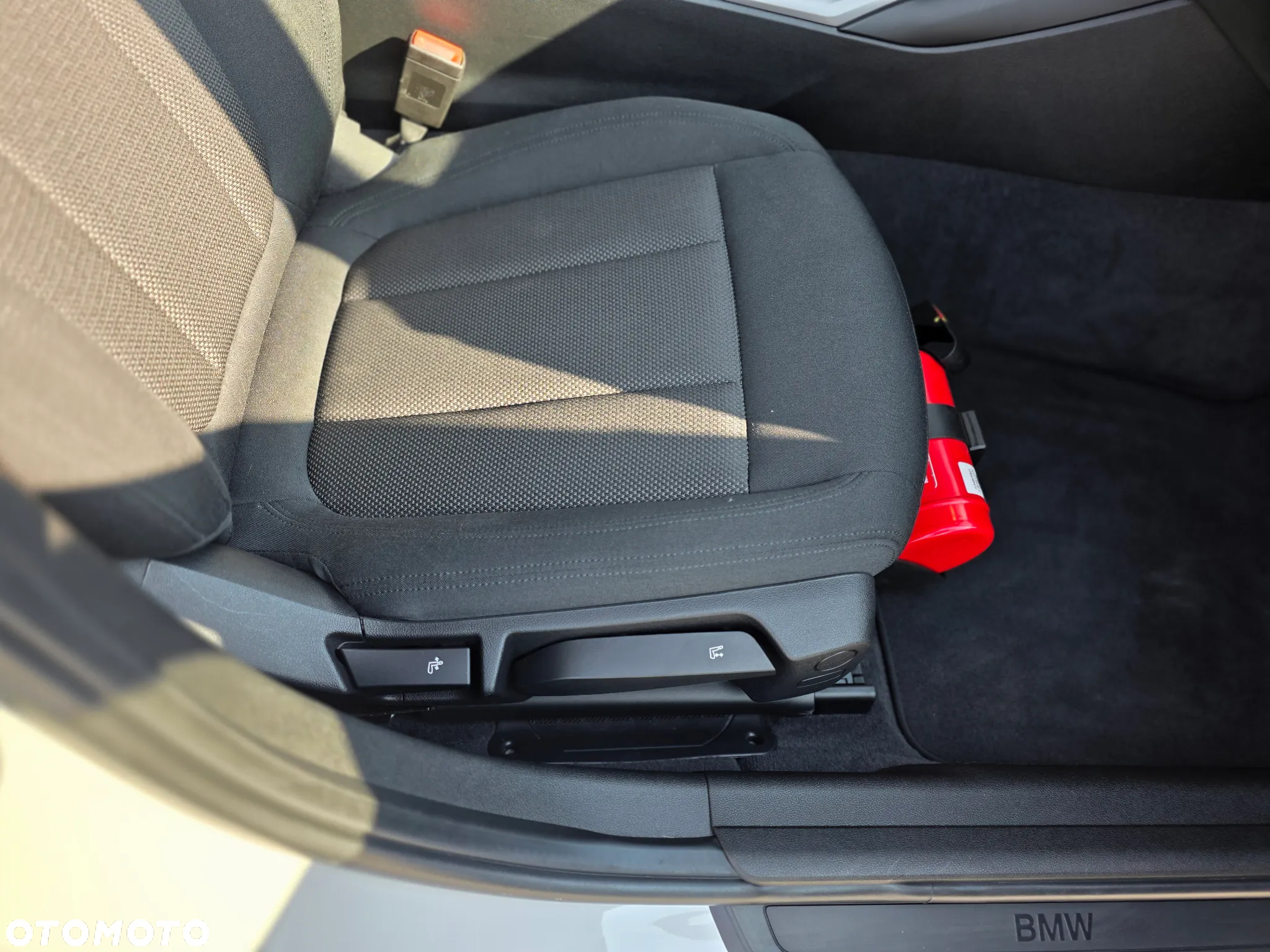 BMW Seria 3 318i Sport - 34