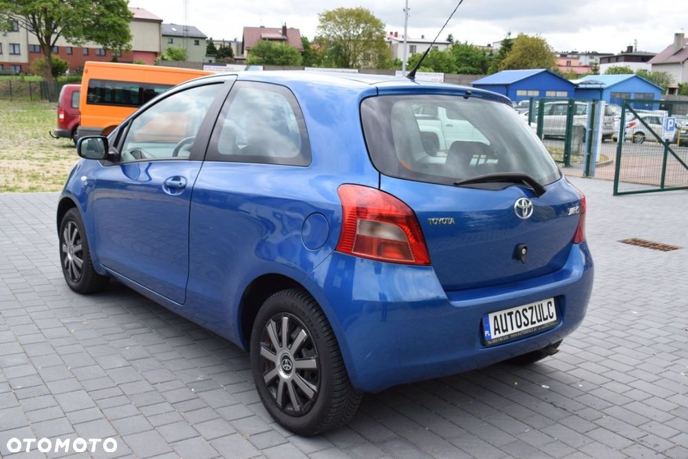 Toyota Yaris - 10