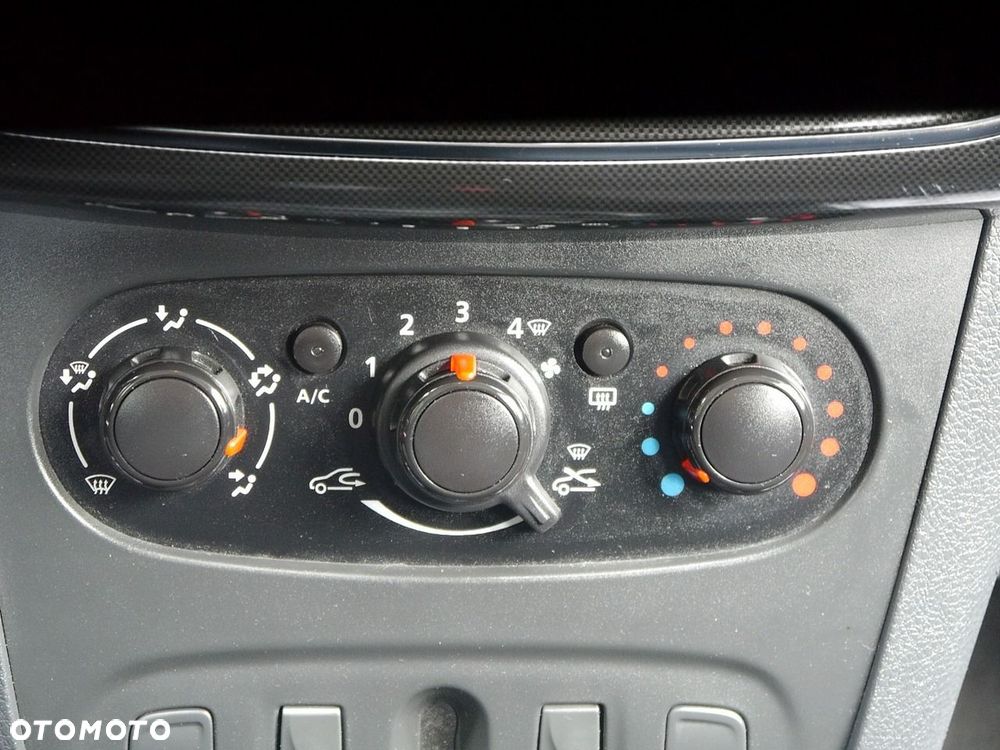 Dacia Sandero SCe 75 Acces - 23