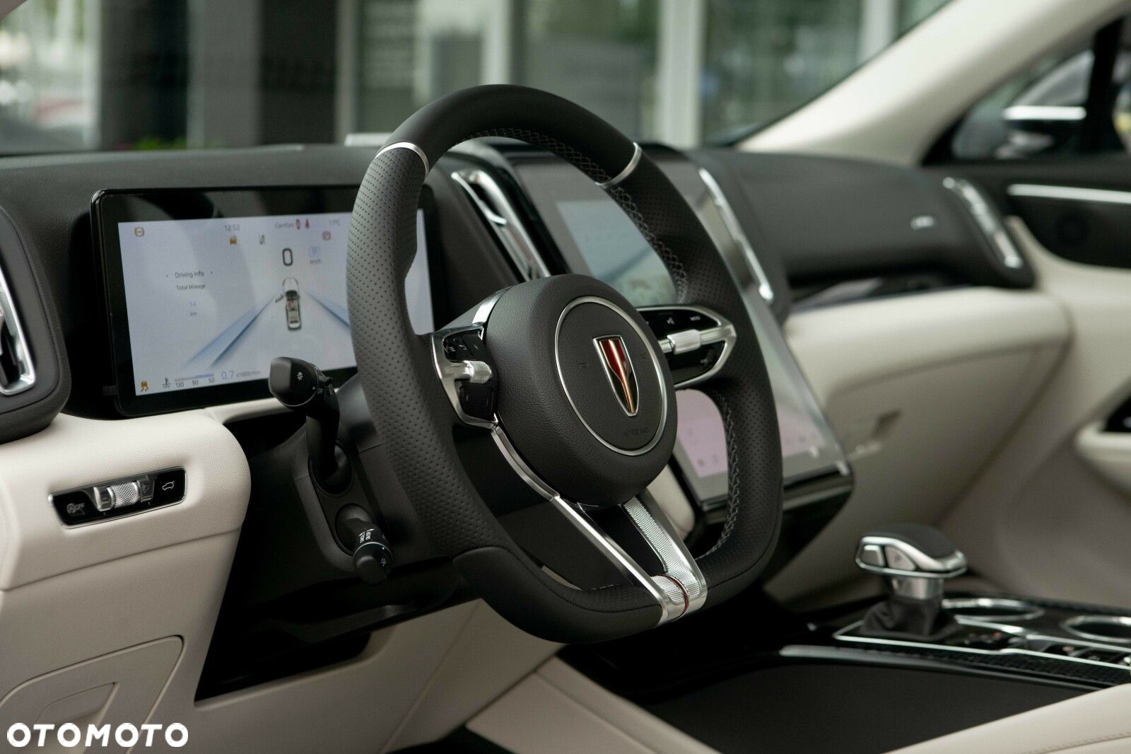 Hongqi HS3 - 15