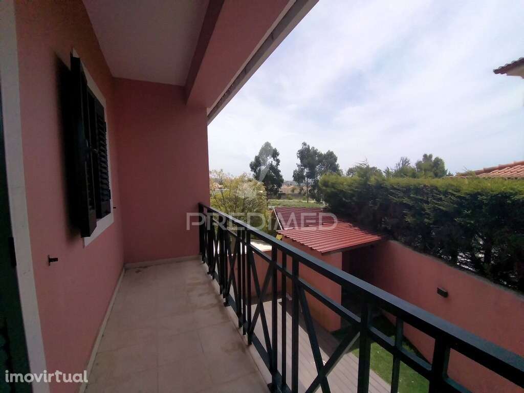 Moradia T5 Parqueamento-Logradouro-Albarraque-Sintra - Grande imagem: 3/38