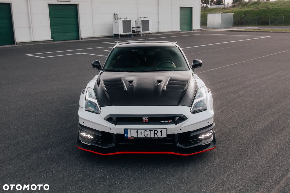 Nissan GT-R - 3