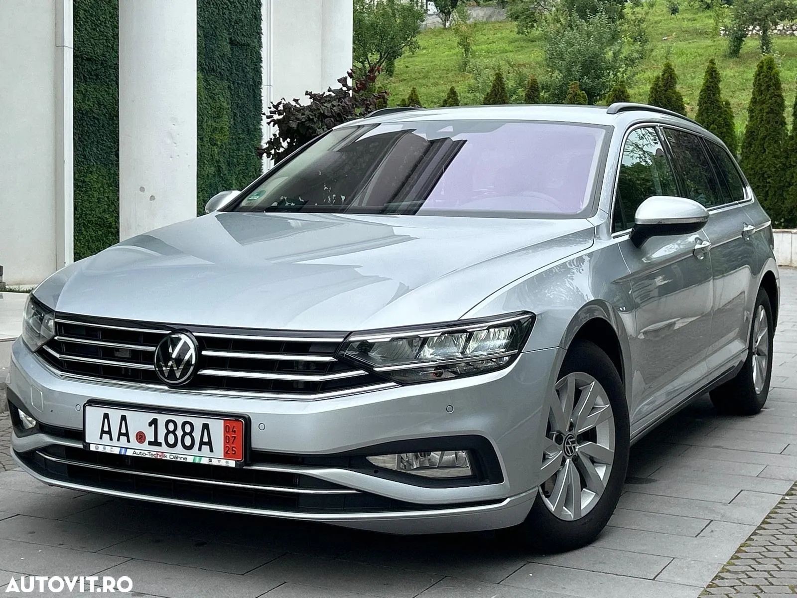 Volkswagen Passat Variant 2.0 TDI SCR DSG Business - 1