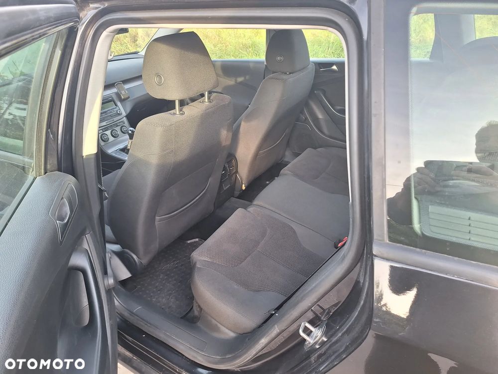 Volkswagen Passat 1.9 TDI Comfortline - 11
