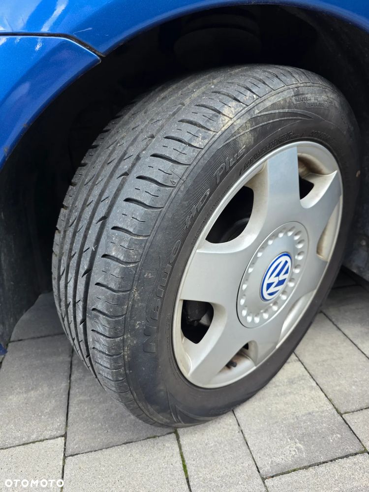 Volkswagen New Beetle 2.0 - 16