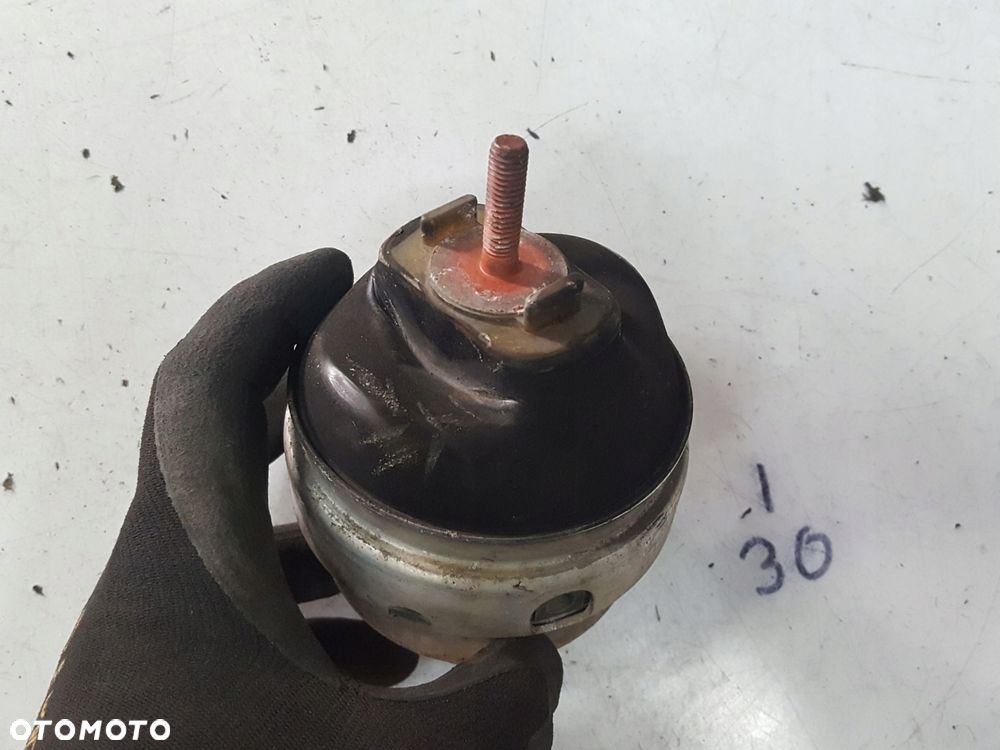 SEAT EXEO 09-13 2.0 TDI CAG PODUSZKA SILNIKA PRAWA