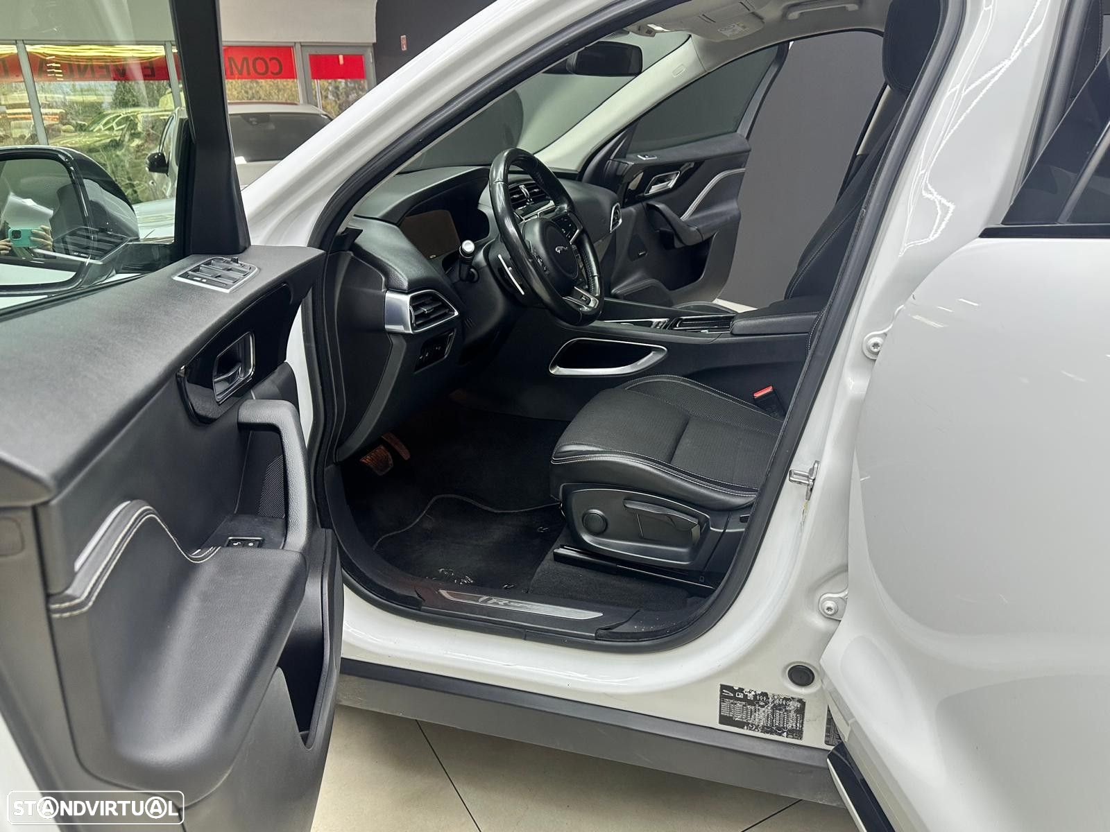 Jaguar F-Pace 2.0 i4D R-Sport AWD Aut. - 36