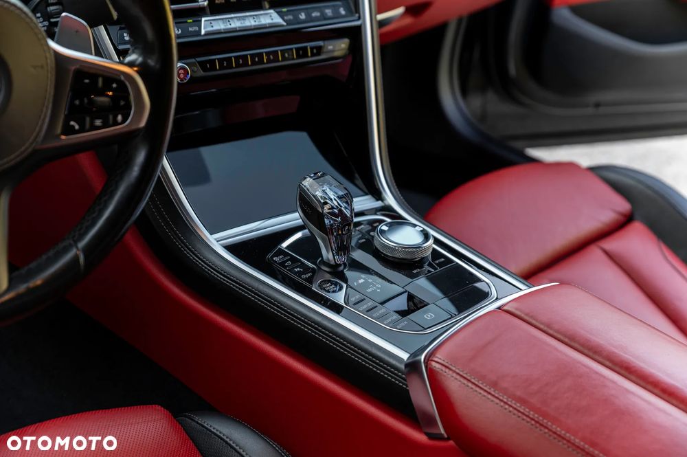 BMW Seria 8 - 28