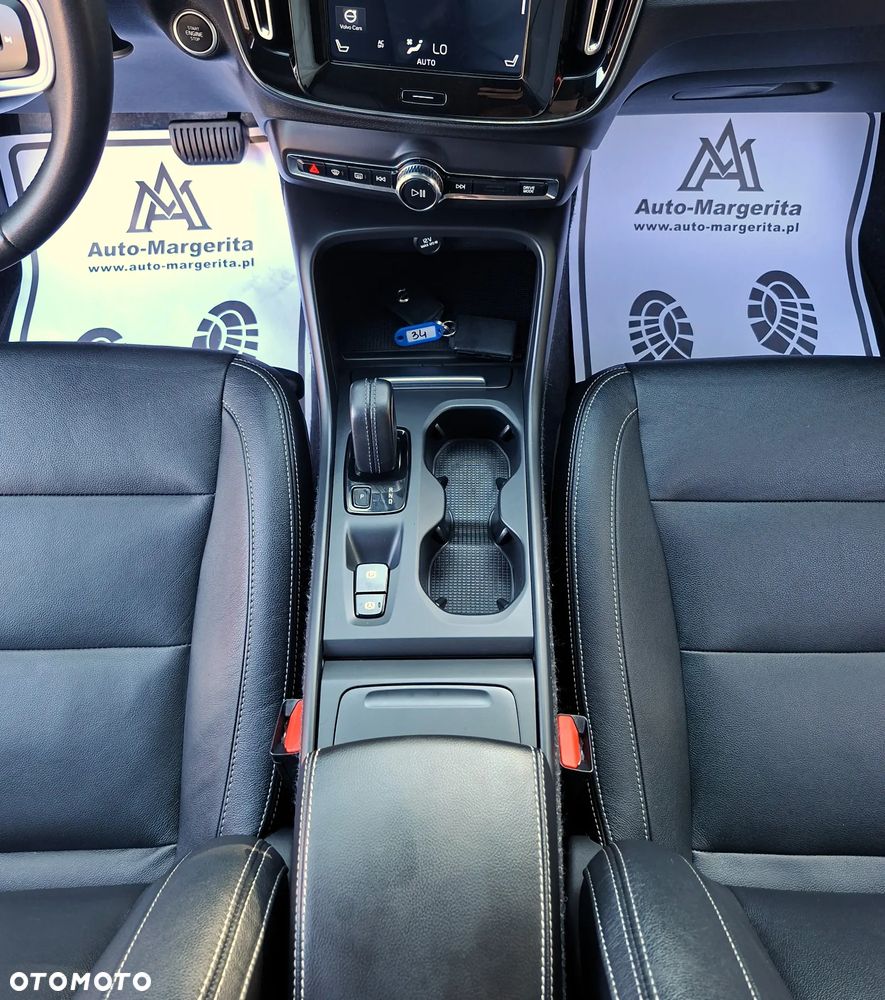 Volvo XC 40 D3 SCR Momentum Core - 27
