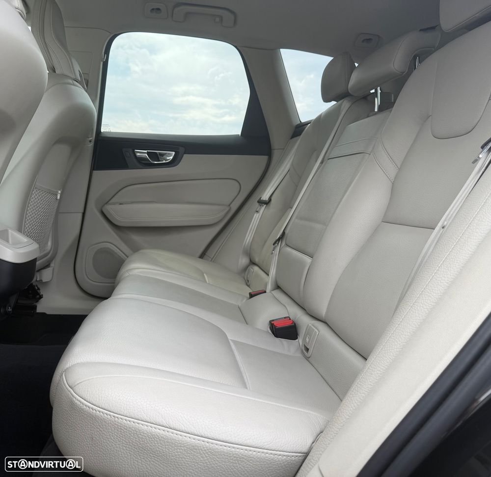Volvo XC 60 2.0 D4 Inscription AWD Geartronic - 14