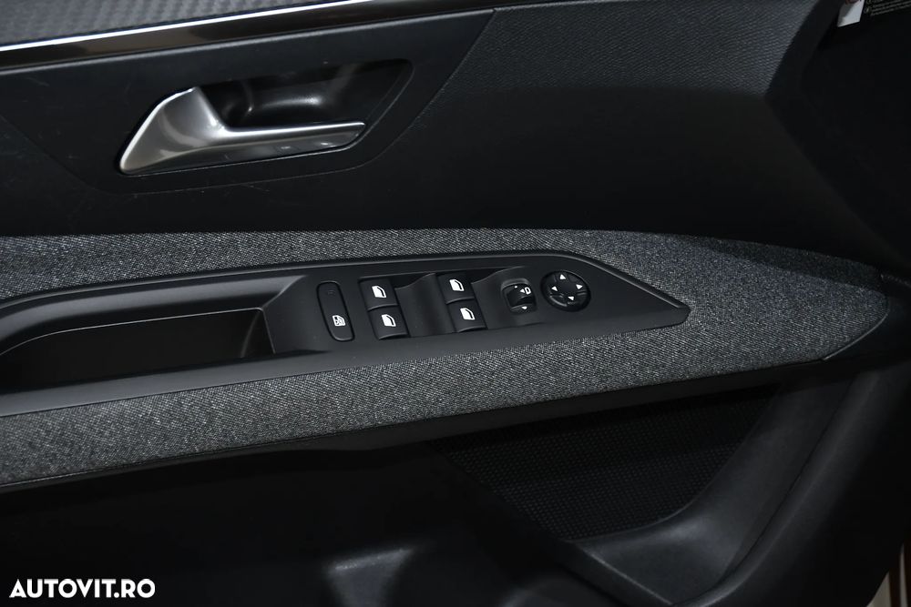 Peugeot 3008 1.2 PureTech 130 EAT8 Allure Pack - 33