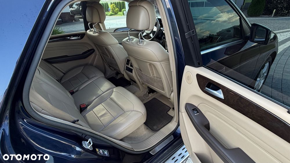 Mercedes-Benz ML - 16