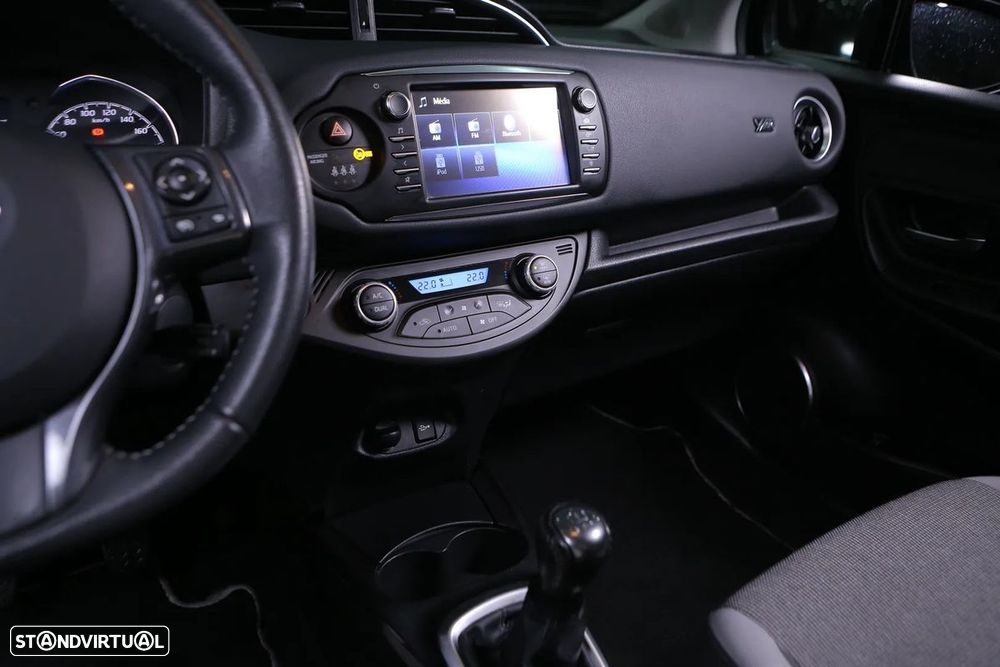 Toyota Yaris 1.0 VVT-i 20 Anos - 15