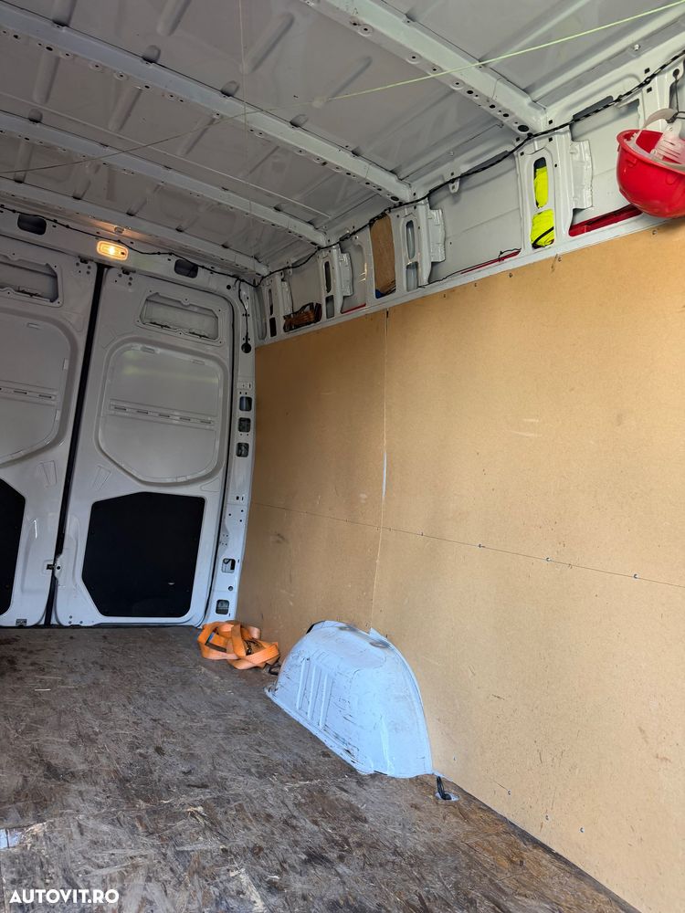 Mercedes-Benz Sprinter - 3
