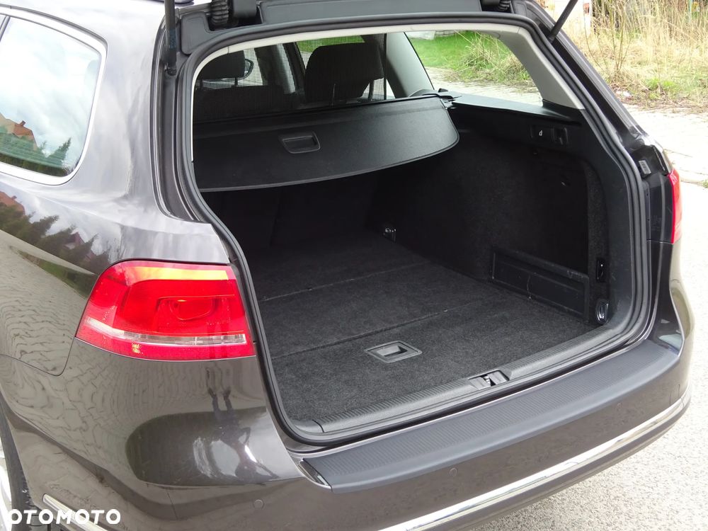 Volkswagen Passat - 25