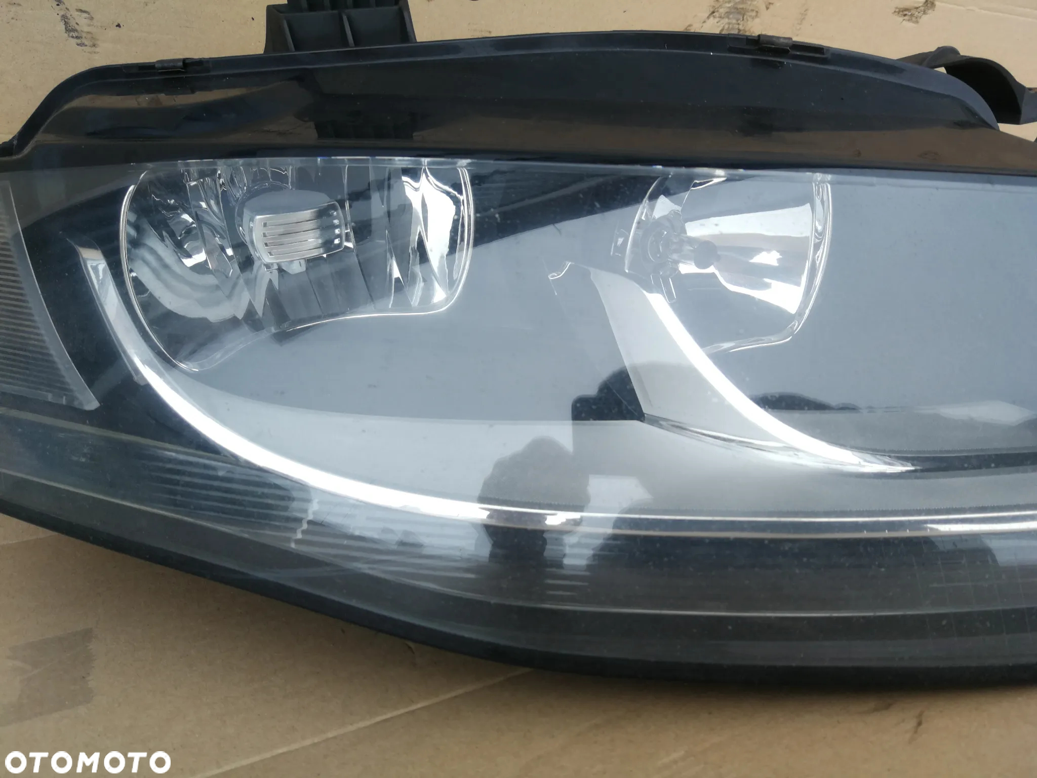 Audi A4 B8 lampa prawy przód 8K0941004A - 6