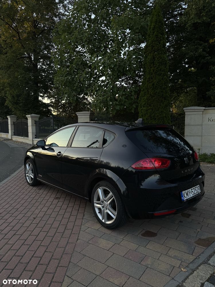 Seat Leon 2011 photo 3