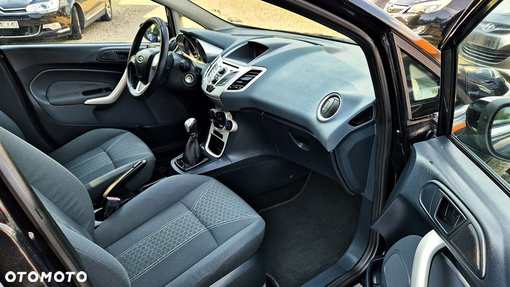 Ford Fiesta - 34