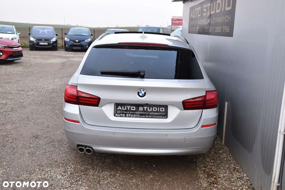 BMW Seria 5 520d xDrive - 29